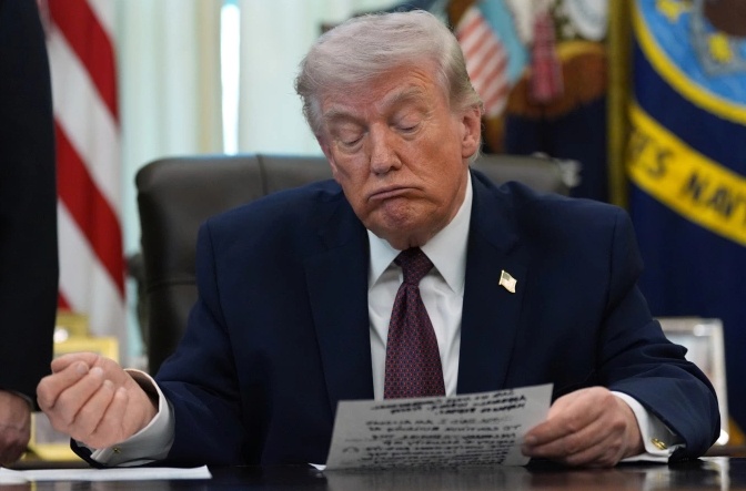 Nỗi tức giận ngày càng tăng của ông Trump với NATO