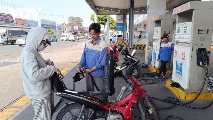 Nhiều cửa hàng xăng dầu chưa triển khai bán xăng sinh học E10