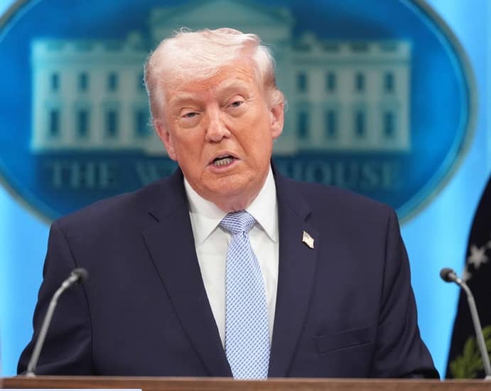 Một câu nói phơi bày tất cả: Donald Trump muốn gì ở Iran?