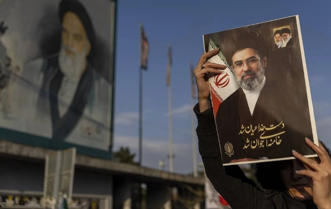 Lãnh tụ Tối cao Iran bất ngờ lên tiếng sau 1 tháng im lặng