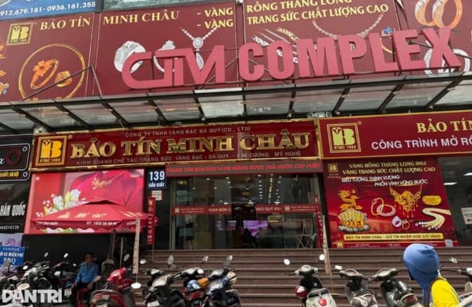 Giao dịch tại Bảo Tín Minh Châu vẫn sôi động sau khi lãnh đạo bị khởi tố