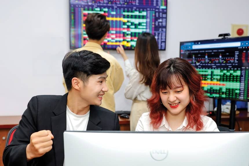 Chứng khoán vẫn là mỏ vàng khi lãi suất hạ nhiệt?