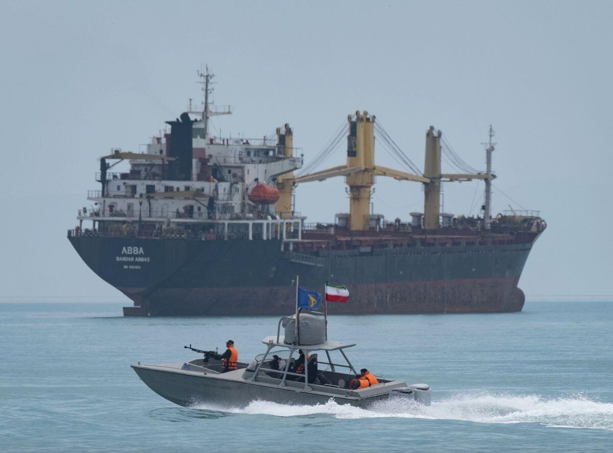 Iran gọi lệnh phong tỏa của Mỹ với Hormuz là 'hành vi cướp biển'