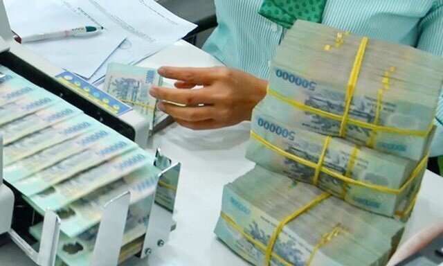 Ngân hàng đồng loạt giảm lãi suất, áp lực thanh khoản hạ nhiệt