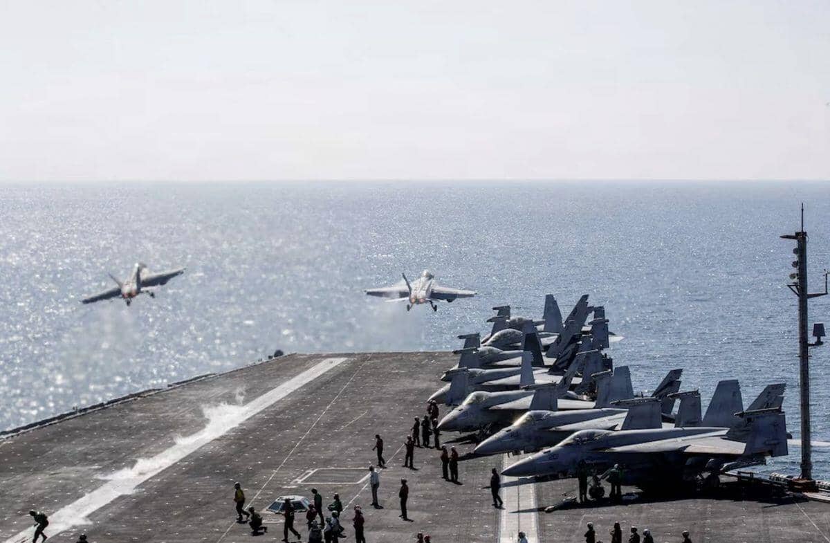 15 tàu chiến Mỹ siết chặt phong tỏa hàng hải Iran, eo biển Hormuz “đóng băng”