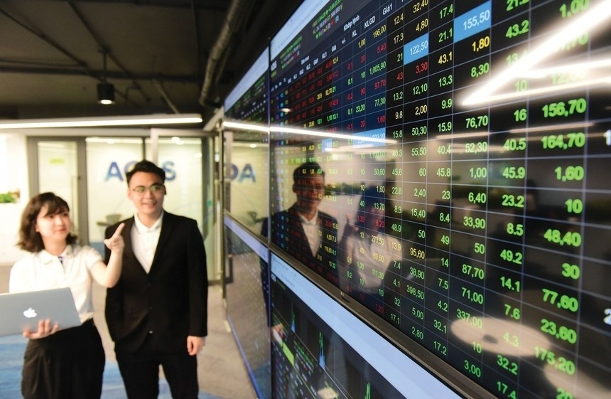 Đầu tư gì khi chứng khoán Việt bước vào chu kỳ lịch sử?