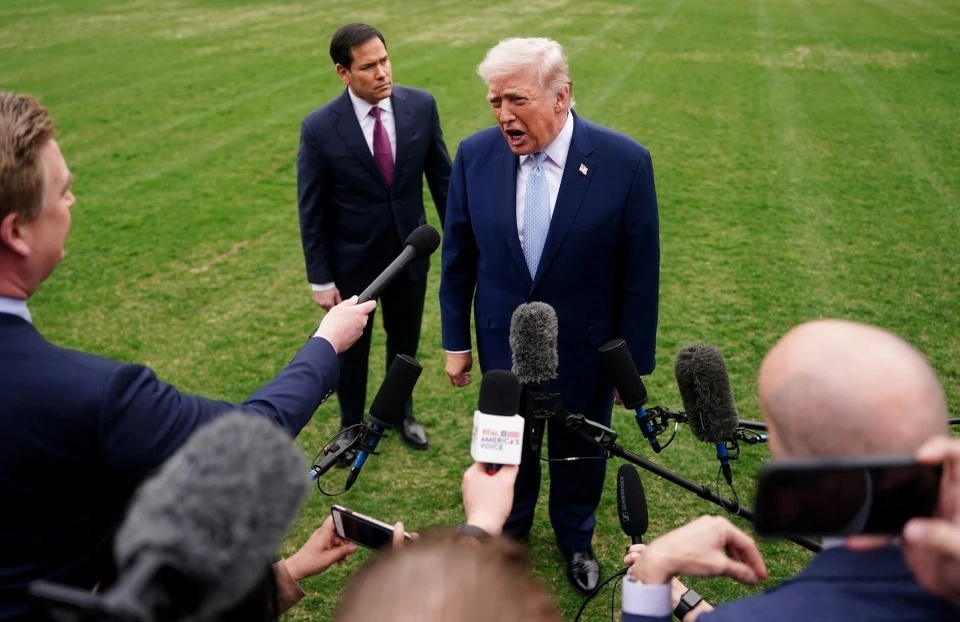 Mỹ đã chặn hết các đội tàu Iran?