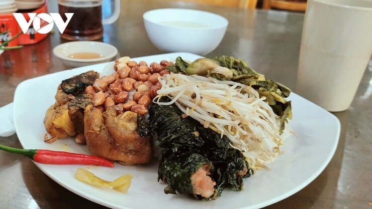 Giá xăng giảm sâu, giá hàng hóa, dịch vụ vẫn...đứng yên