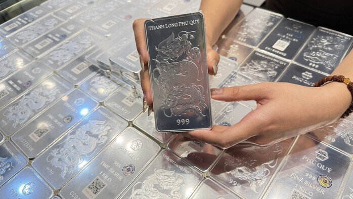 Giá bạc hôm nay 16-4: Nhiều người bất ngờ với đà tăng của bạc