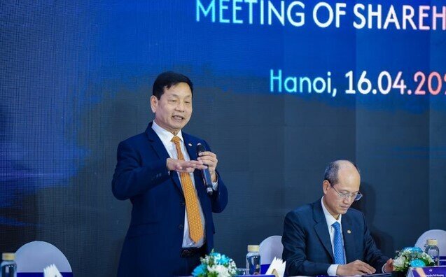 Chủ tịch FPT: Mong cổ đông thông cảm vì giá cổ phiếu xuống sâu, FPT thực sự đang "tái sinh"
