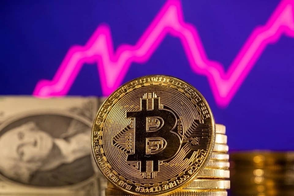 Bitcoin áp sát mốc 78.000 USD sau tín hiệu hòa bình