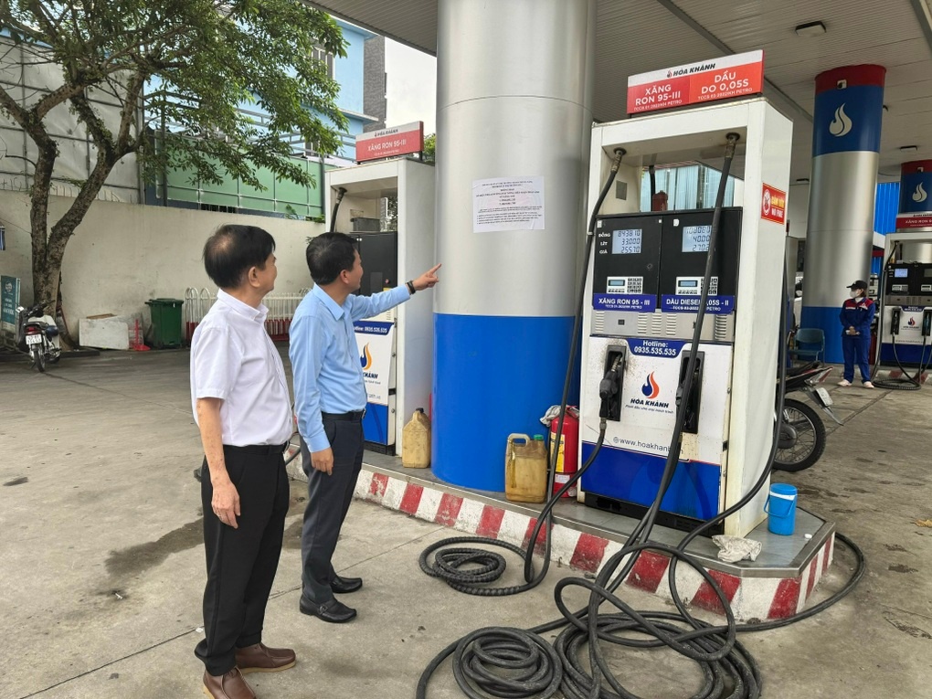 Khi các ông lớn xăng dầu "quên" nghĩa vụ dự trữ tối thiểu