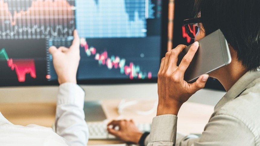 Vàng hạ nhiệt, chứng khoán thăng hoa: Sự trùng hợp hay xu hướng dịch chuyển?