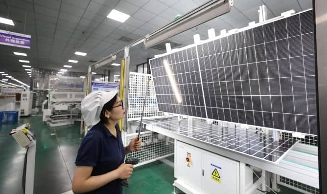 Khủng hoảng thừa thiết bị điện mặt trời Trung Quốc