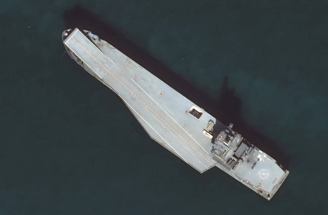 Đội xuồng Iran có thể thách thức hải quân Mỹ ở eo biển Hormuz