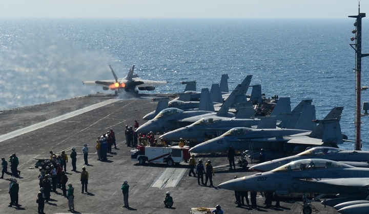Mỹ chuẩn bị tấn công bất ngờ Iran? Dàn tàu sân bay khổng lồ áp sát Vịnh Ba Tư
