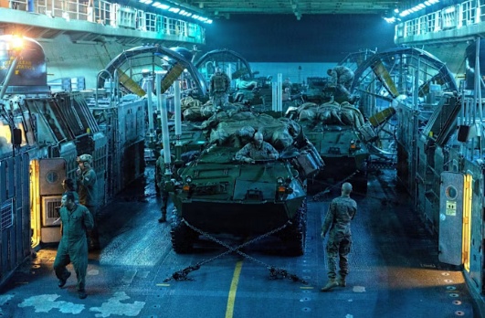 Mỹ chuẩn bị tấn công bất ngờ Iran? Dàn tàu sân bay khổng lồ áp sát Vịnh Ba Tư