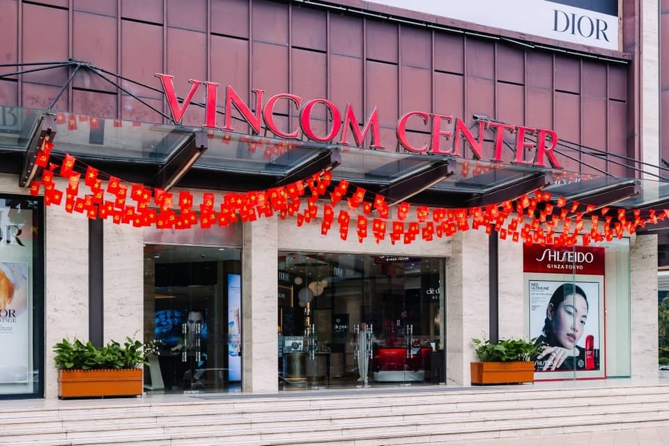 Sức nóng từ 61 triệu lượt khách giúp Vincom Retail báo lãi lớn