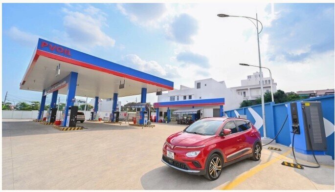 PVOIL nói không ngại xe điện và chính sách hạn chế xe xăng