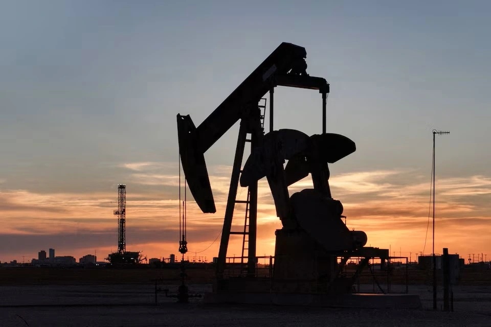 Giá dầu thế giới vượt ngưỡng 103 USD khi đàm phán Mỹ - Iran đổ vỡ