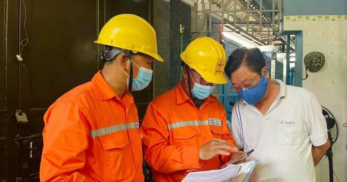 Ai phải trả tiền điện gấp 3 lần?