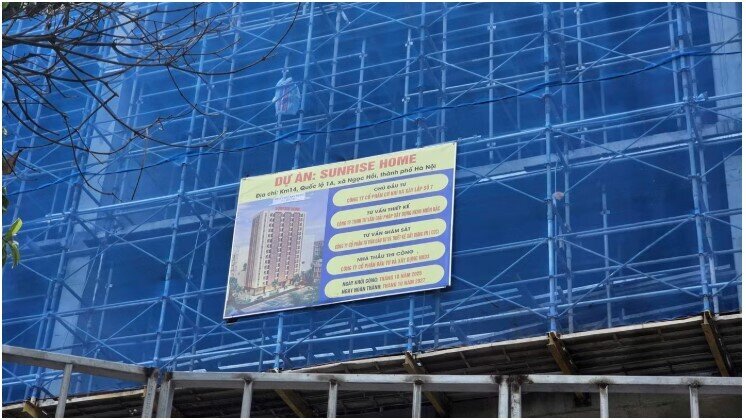 Cảnh xuyên đêm xếp hàng 'giành suất mua' NƠXH giá 1 tỷ đồng tại Hà Nội