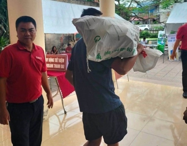 Thanh Oai "dậy sóng" vì những bao tải....tiền tỷ