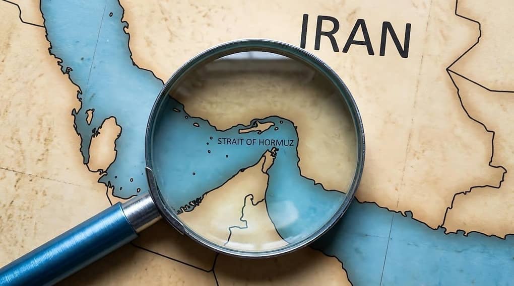 Hormuz "nghẽn" vì phí bảo hiểm?
