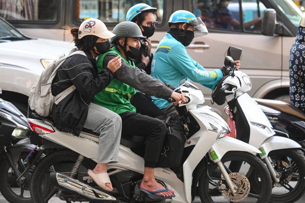 Hà Nội dự kiến siết xe ôm chạy xăng