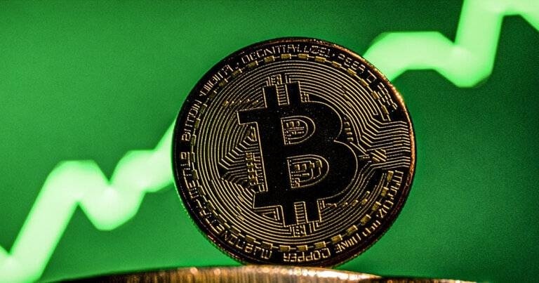 Bitcoin "hồi sinh" giữa tâm bão địa chính trị Mỹ - Iran