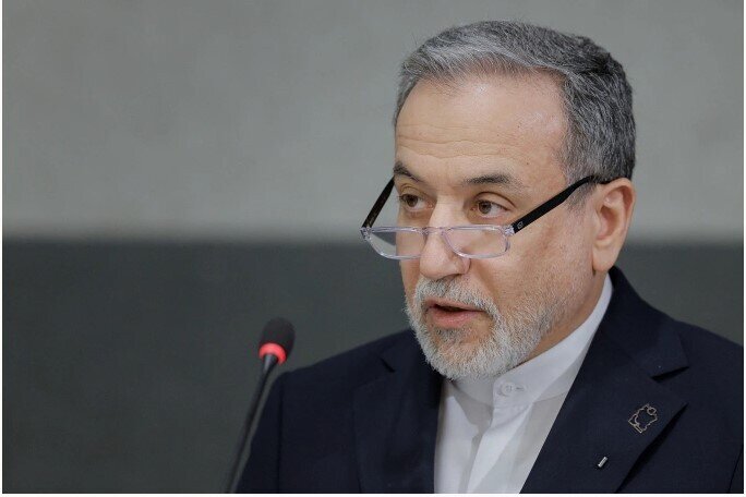 Ngoại trưởng Iran cảnh báo Mỹ 'bị kéo trở lại vũng lầy'