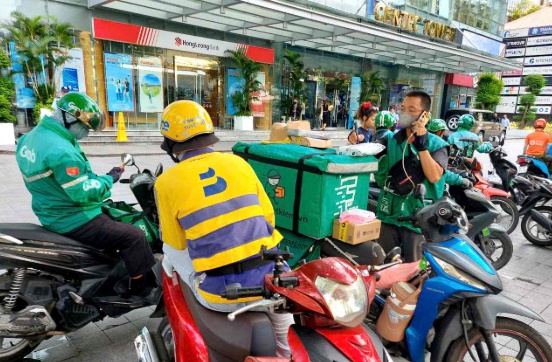 Be, Grab đồng loạt tăng giá: Người dùng “choáng” vì cước xe leo thang