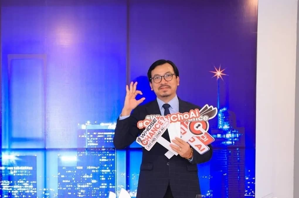 Sếp lớn FPT bất ngờ "đổ bộ" sân chơi Anh trai vượt ngàn chông gai