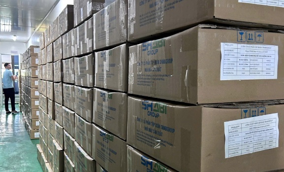 Sốc: 13.000 chai dung dịch vệ sinh phụ nữ giả suýt tràn ra thị trường