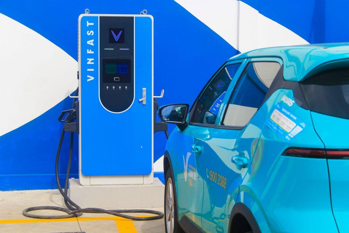 Xã hội hóa mạng lưới trạm sạc xe điện