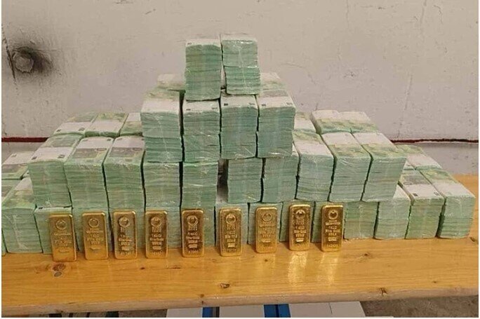 Hungary trả lại 82 triệu USD tiền, vàng cho Ukraine