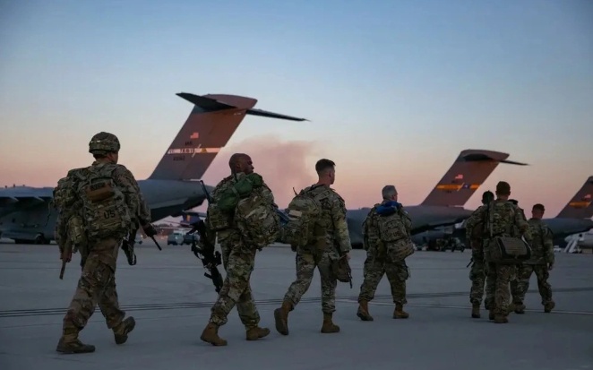 50.000 binh sĩ Mỹ áp sát Iran: Washington đang chuẩn bị cho điều gì?