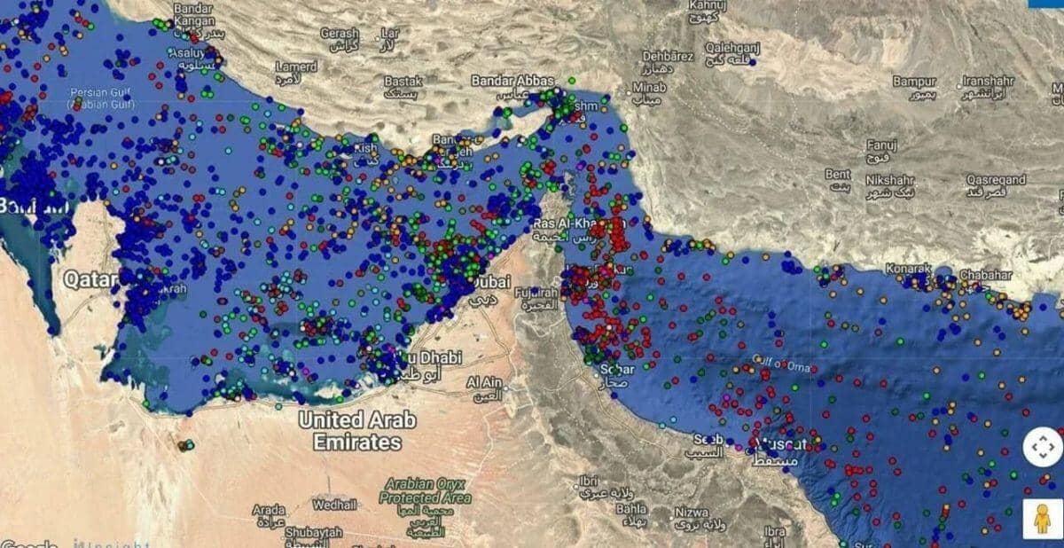 "Cú chạm nhẹ" của ông Trump làm rực cháy eo biển Hormuz