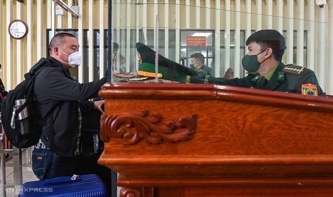 'Cần nâng nợ thuế cấm xuất cảnh người bỏ địa chỉ kinh doanh lên 5 triệu đồng'