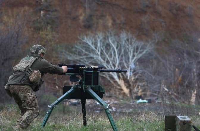 Ukraine tìm cách thoát bóng Mỹ