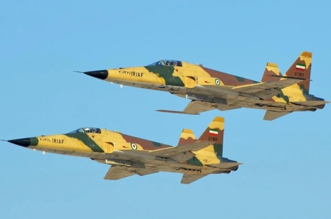Báo Mỹ tiết lộ lý do Iran di tản hàng loạt máy bay quân sự sang nước láng giềng
