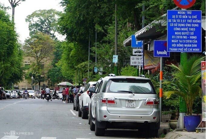Phường đầu tiên ở TP HCM cấp phép, thu phí sử dụng vỉa hè qua app