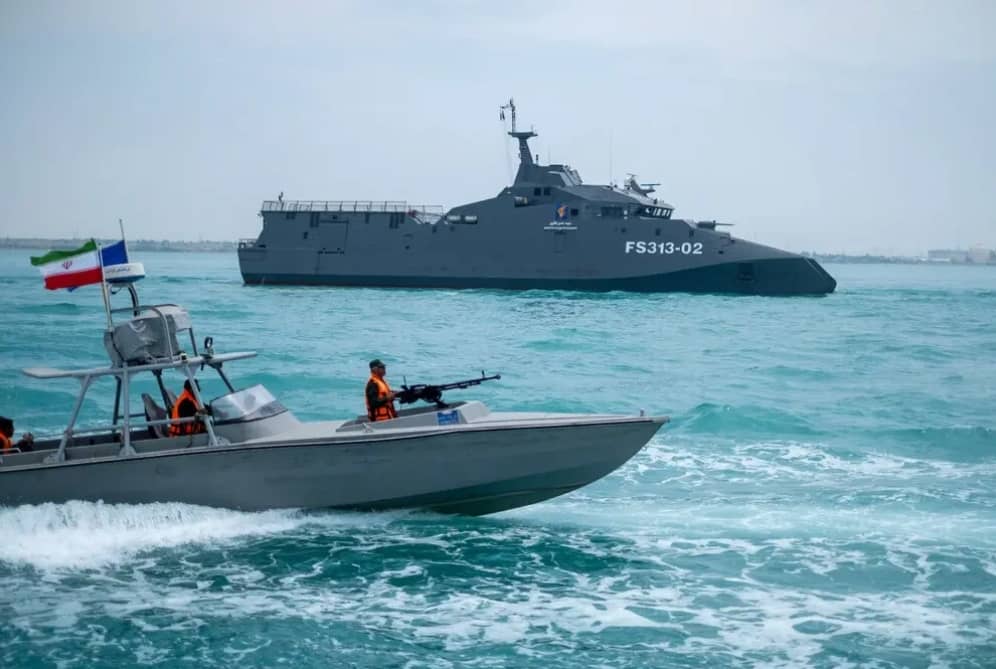 Trận địa tên lửa Iran dọc eo biển Hormuz đe dọa tàu chiến Mỹ