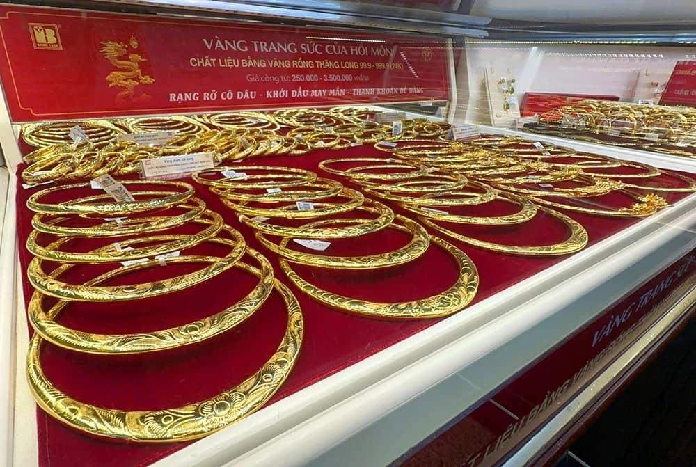 Vàng SJC "bốc hơi" triệu đồng mỗi lượng
