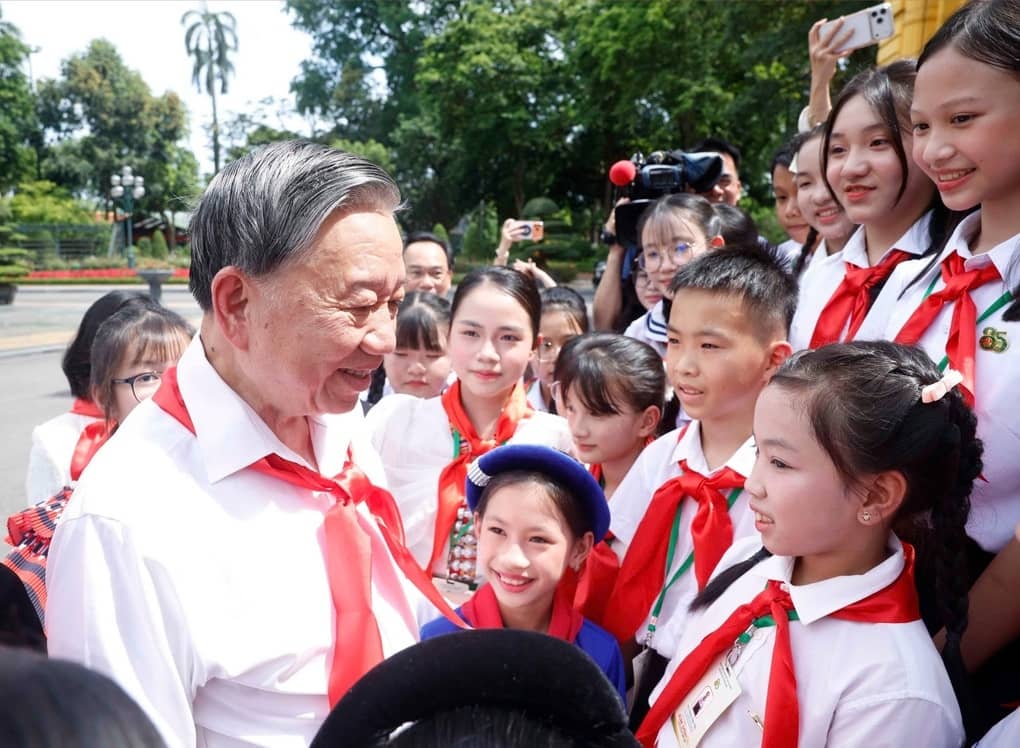 "Trường học phải là pháo đài của lòng nhân ái"
