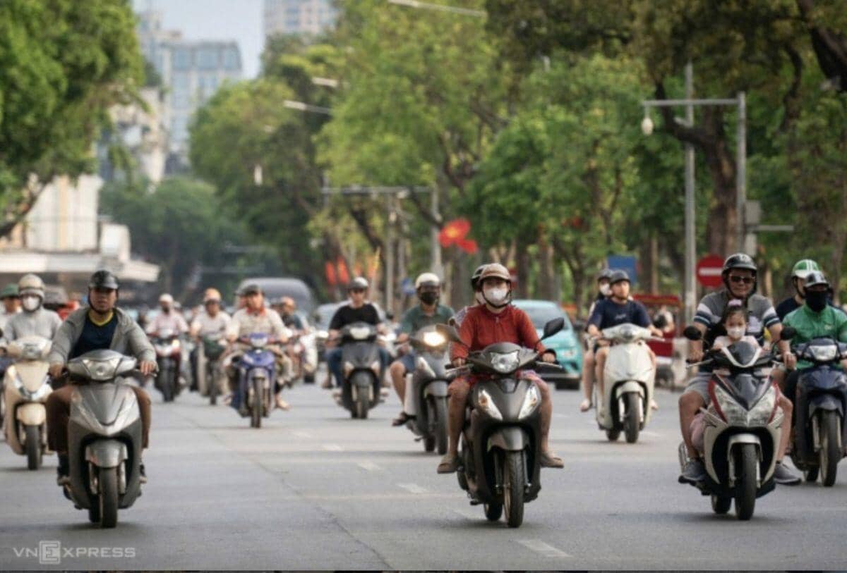 Hà Nội dự kiến hỗ trợ tối đa 5 triệu đồng mỗi người để chuyển sang xe máy điện