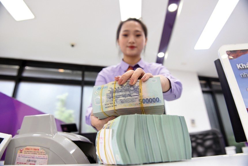 Thế kẹt lãi suất và cuộc chơi của những "cái đầu lạnh"