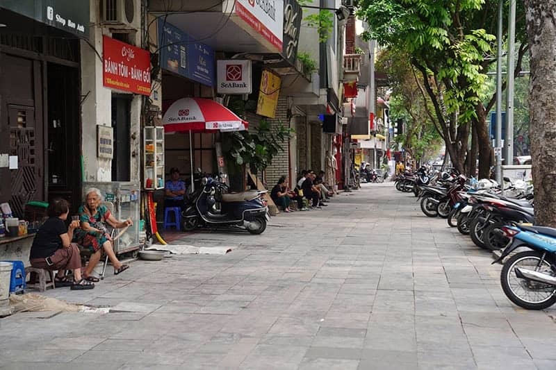 Dẹp bỏ tư duy "quản không được thì cấm" với kinh tế đường phố