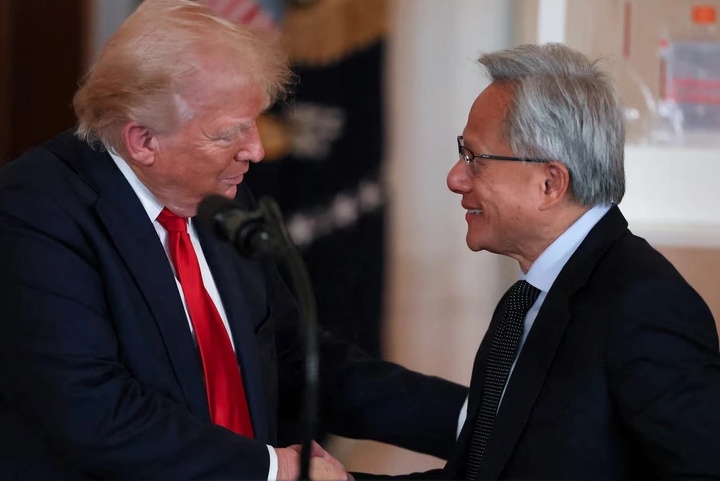 Ông Trump bị nghi “kiếm đậm” từ Nvidia khi cổ phiếu tăng vọt vì chính sách mới