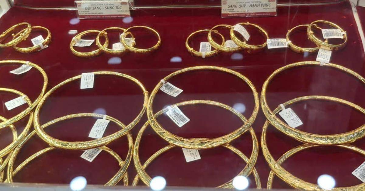 Sức ép vô hình bẻ gãy đà tăng của vàng